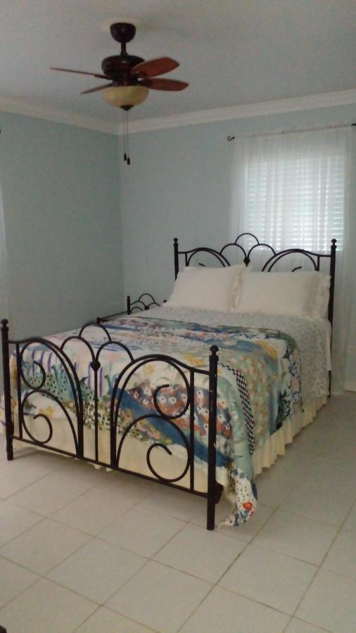 Lynn'S Cozy Cottage Nassau Ngoại thất bức ảnh